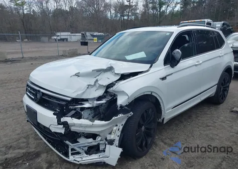 2020 Volkswagen Tiguan 2.0T Se/2.0T Se R-Line Black/2.0T Sel z USA, uszkodzony, nr VIN 3VV2B7AX7LM143652